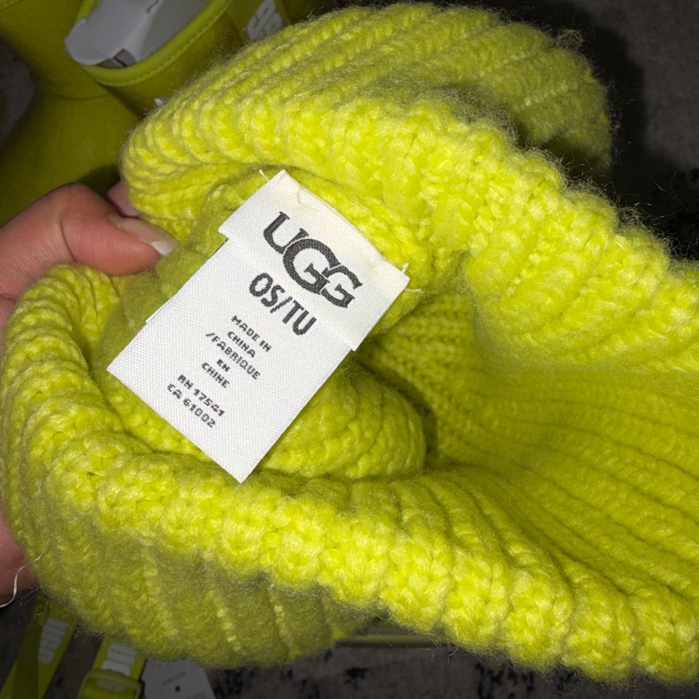 UGG Lime Green Boots, Hat & Bag BUNDLE 💚 - Picture 6 of 10